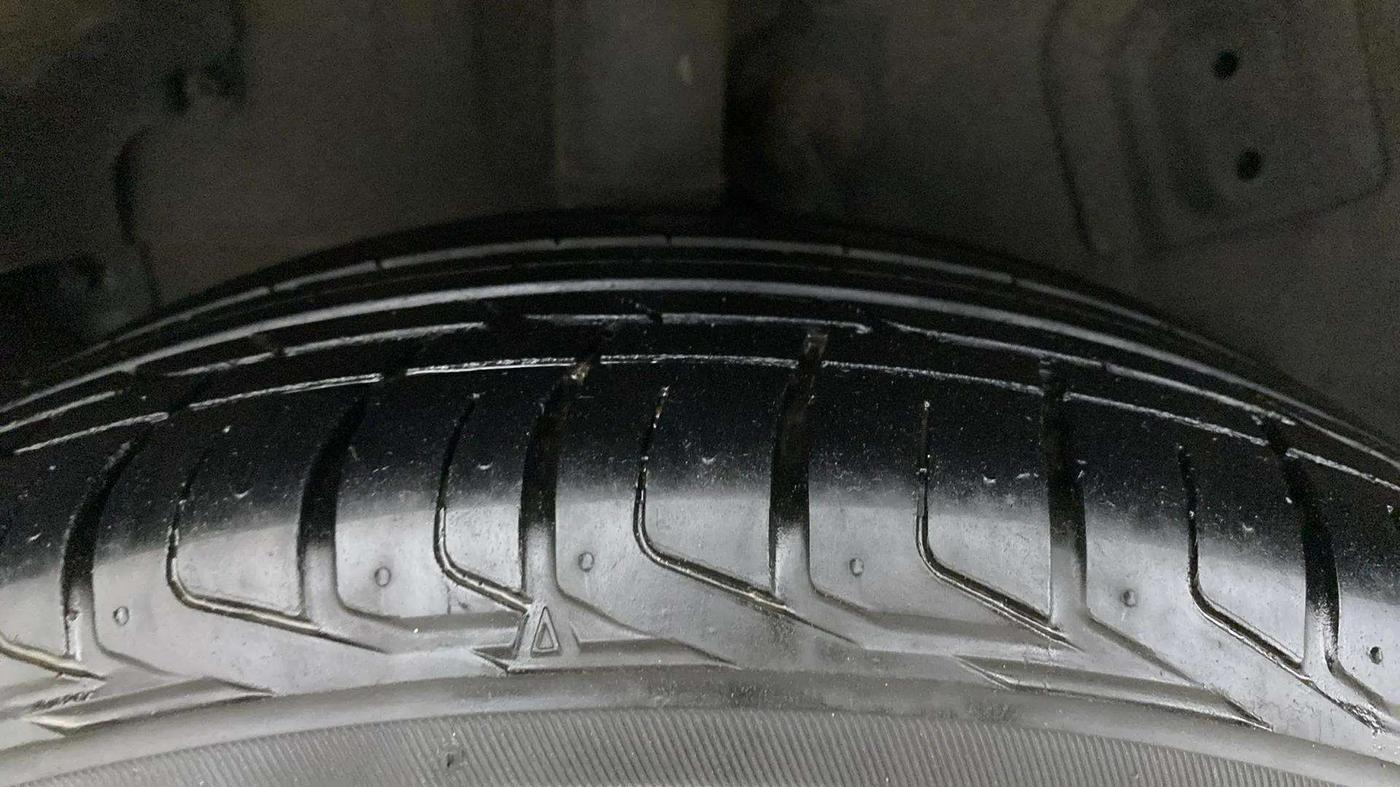 2023 Tata NEXON XZA PLUS SUNROOF PETROL, Petrol, Automatic, 22,759 km, Right Rear Tyre Tread