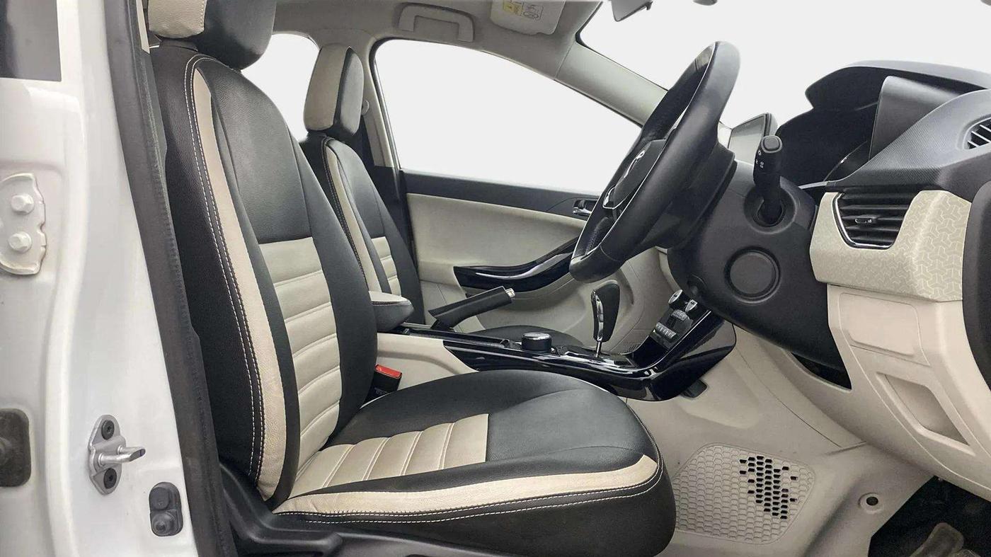 2023 Tata NEXON XZA PLUS SUNROOF PETROL, Petrol, Automatic, 22,759 km, Right Side Front Door Cabin