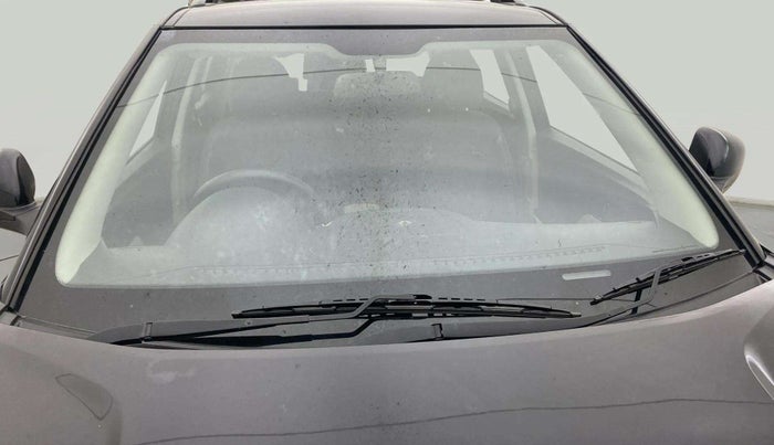 2020 Mahindra XUV300 W6 1.2 PETROL, Petrol, Manual, 62,206 km, Front Windshield