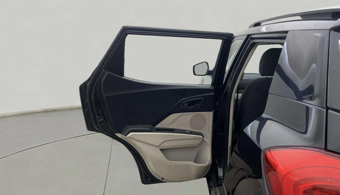 2020 Mahindra XUV300 W6 1.2 PETROL, Petrol, Manual, 62,206 km, LHS Rear Door