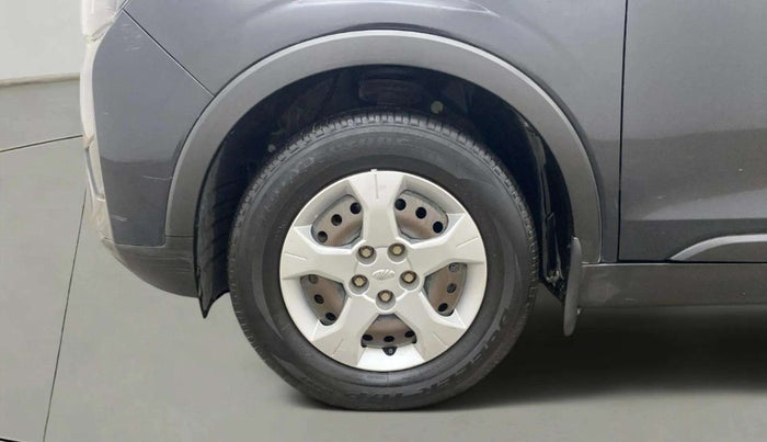 2020 Mahindra XUV300 W6 1.2 PETROL, Petrol, Manual, 62,206 km, Left Front Wheel