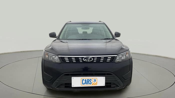 2020 Mahindra XUV300 W6 1.2 PETROL, Petrol, Manual, 62,206 km, Front