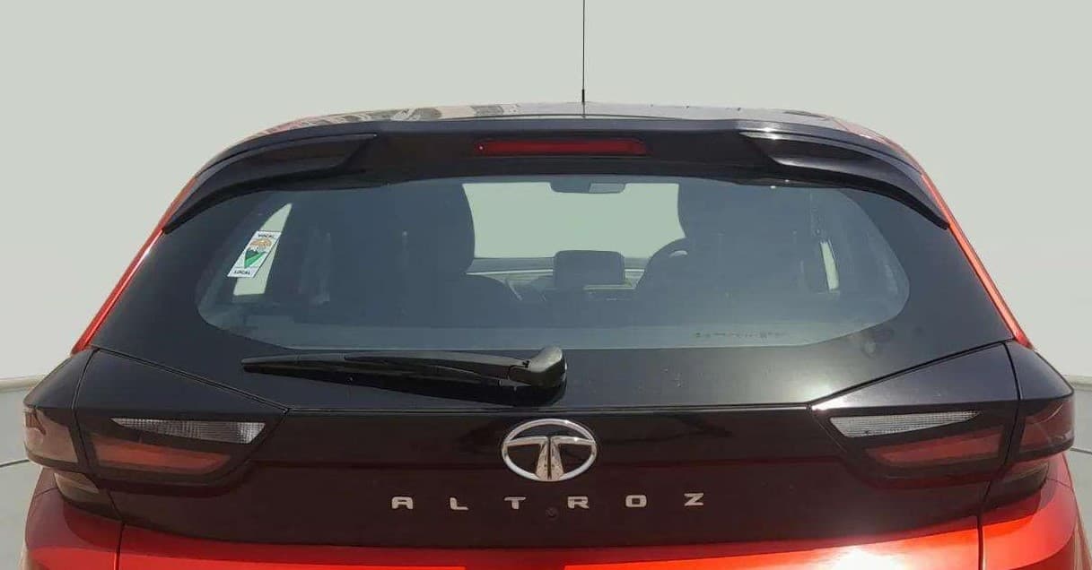 2025 Tata ALTROZ XZA PLUS, Petrol, Automatic, 5,210 km, Rear Windshield