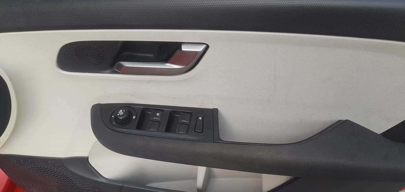 2025 Tata ALTROZ XZA PLUS, Petrol, Automatic, 5,210 km, Driver Side Door Panels Control