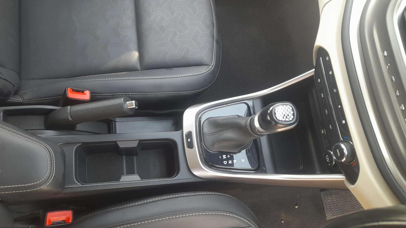 2025 Tata ALTROZ XZA PLUS, Petrol, Automatic, 5,210 km, Gear Lever