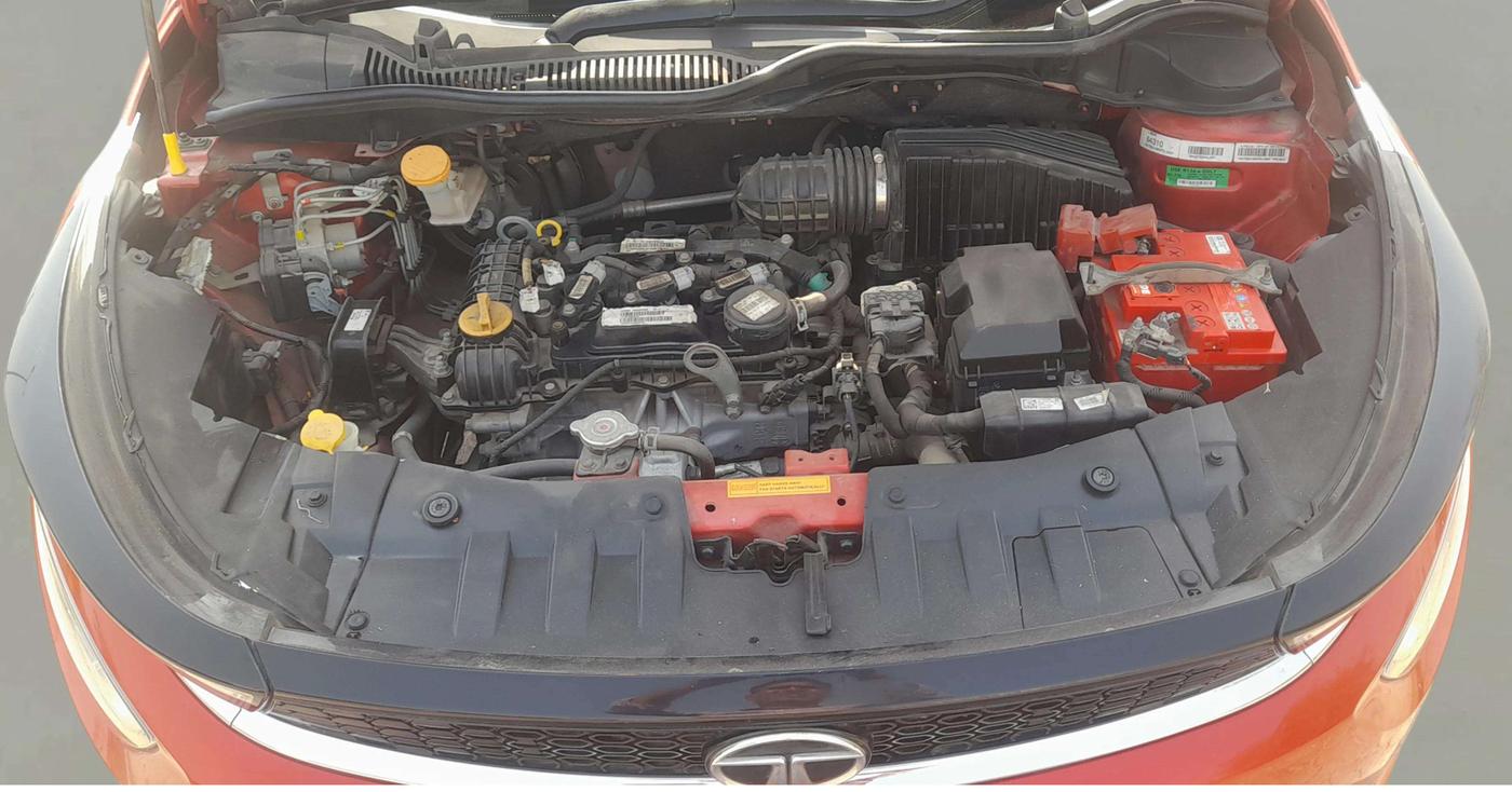 2025 Tata ALTROZ XZA PLUS, Petrol, Automatic, 5,210 km, Engine View