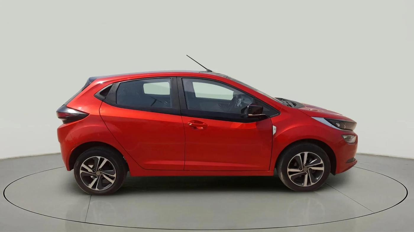 2025 Tata ALTROZ XZA PLUS, Petrol, Automatic, 5,210 km, Right Side View