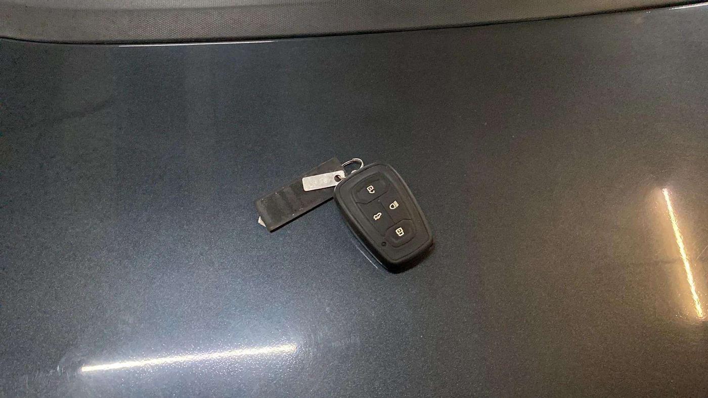 2020 Tata ALTROZ XT PETROL, Petrol, Manual, 44,987 km, Key Close Up