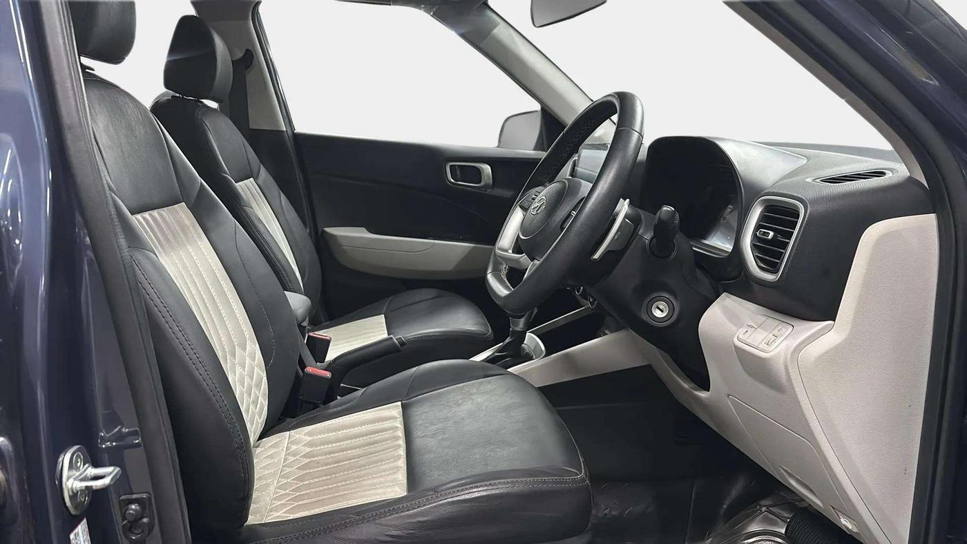 2022 Hyundai VENUE S (O) 1.0 TURBO DCT, Petrol, Automatic, 10,662 km, Right Side Front Door Cabin