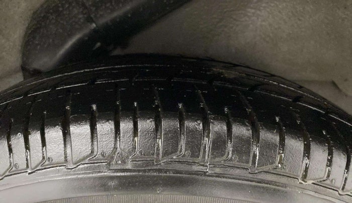 2015 Hyundai i10 SPORTZ 1.1, Petrol, Manual, 25,060 km, Left Rear Tyre Tread