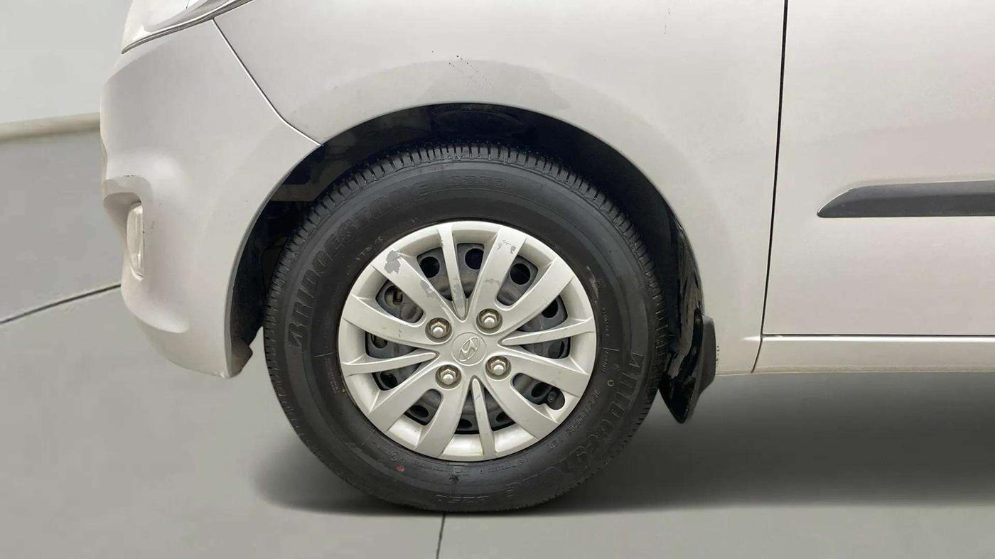2015 Hyundai i10 SPORTZ 1.1, Petrol, Manual, 25,060 km, Left Front Wheel