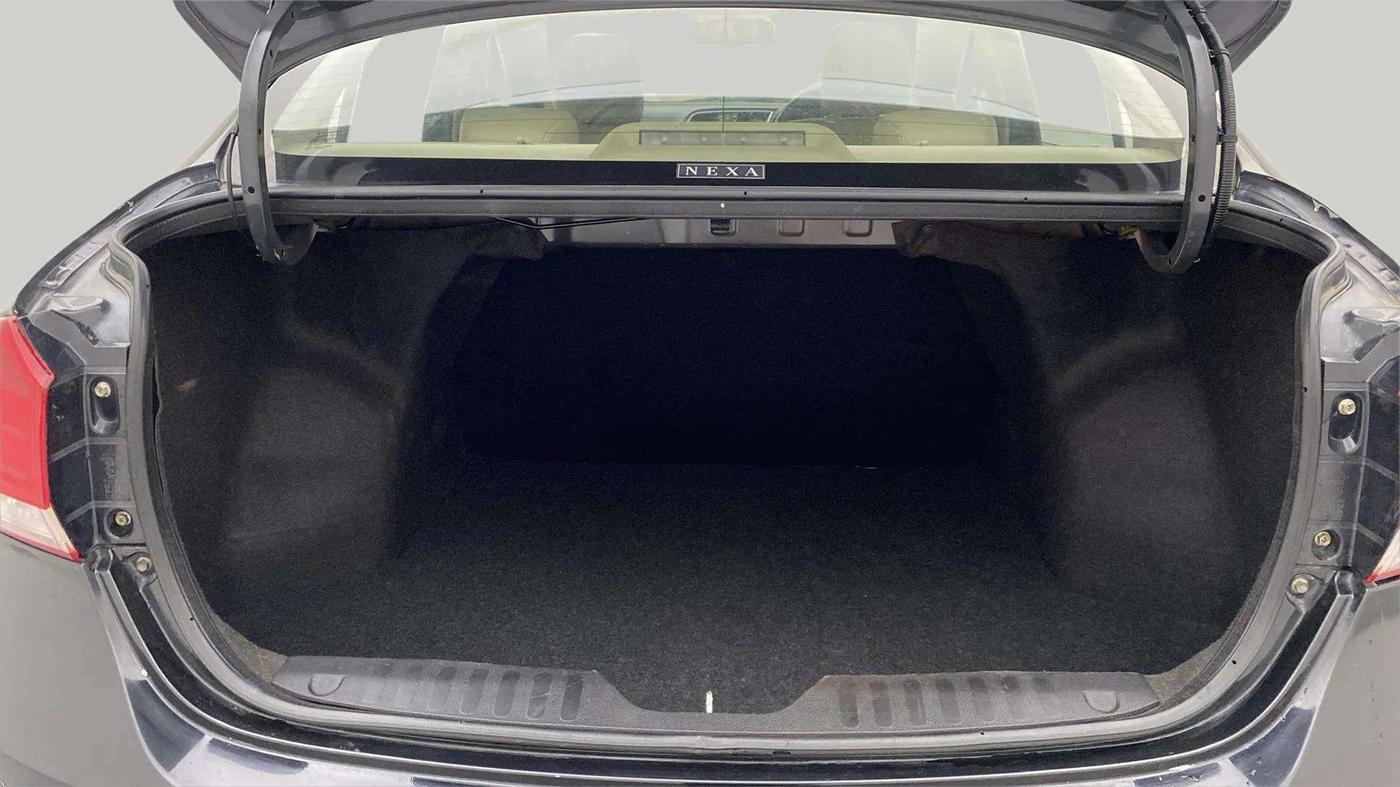 2019 Maruti Ciaz ALPHA  AT 1.5 SHVS PETROL, Petrol, Automatic, 41,978 km, Boot Inside
