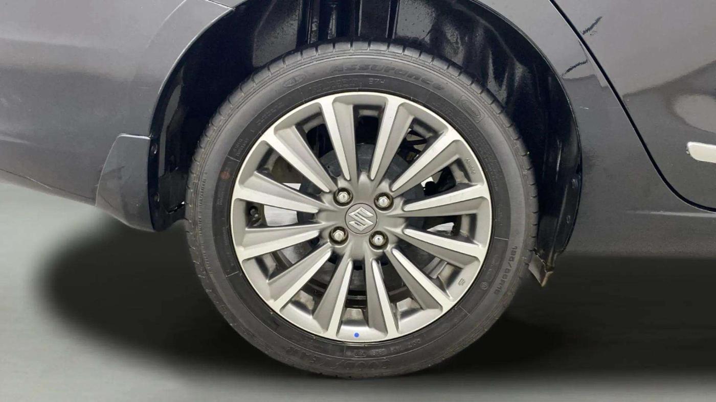 2019 Maruti Ciaz ALPHA  AT 1.5 SHVS PETROL, Petrol, Automatic, 41,978 km, Right Rear Wheel
