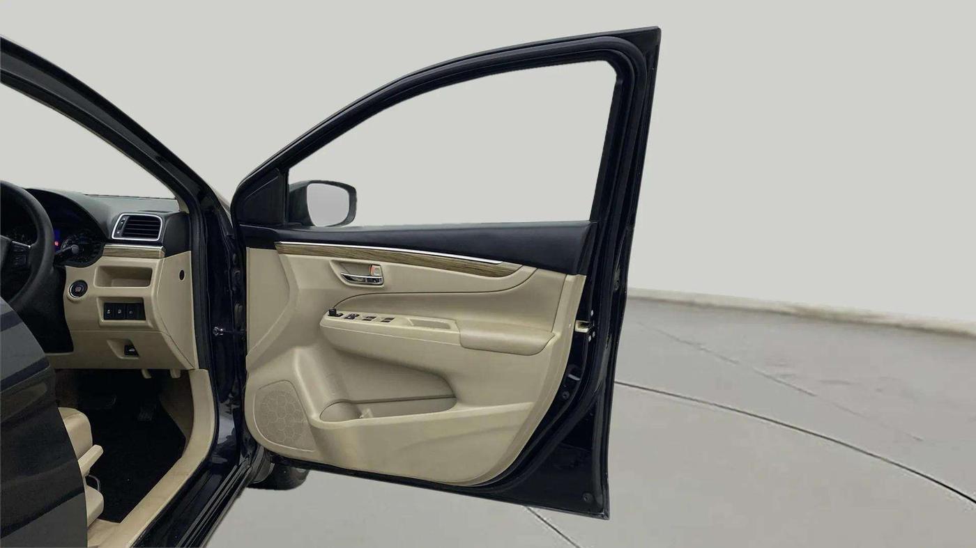 2019 Maruti Ciaz ALPHA  AT 1.5 SHVS PETROL, Petrol, Automatic, 41,978 km, RHS Front Door