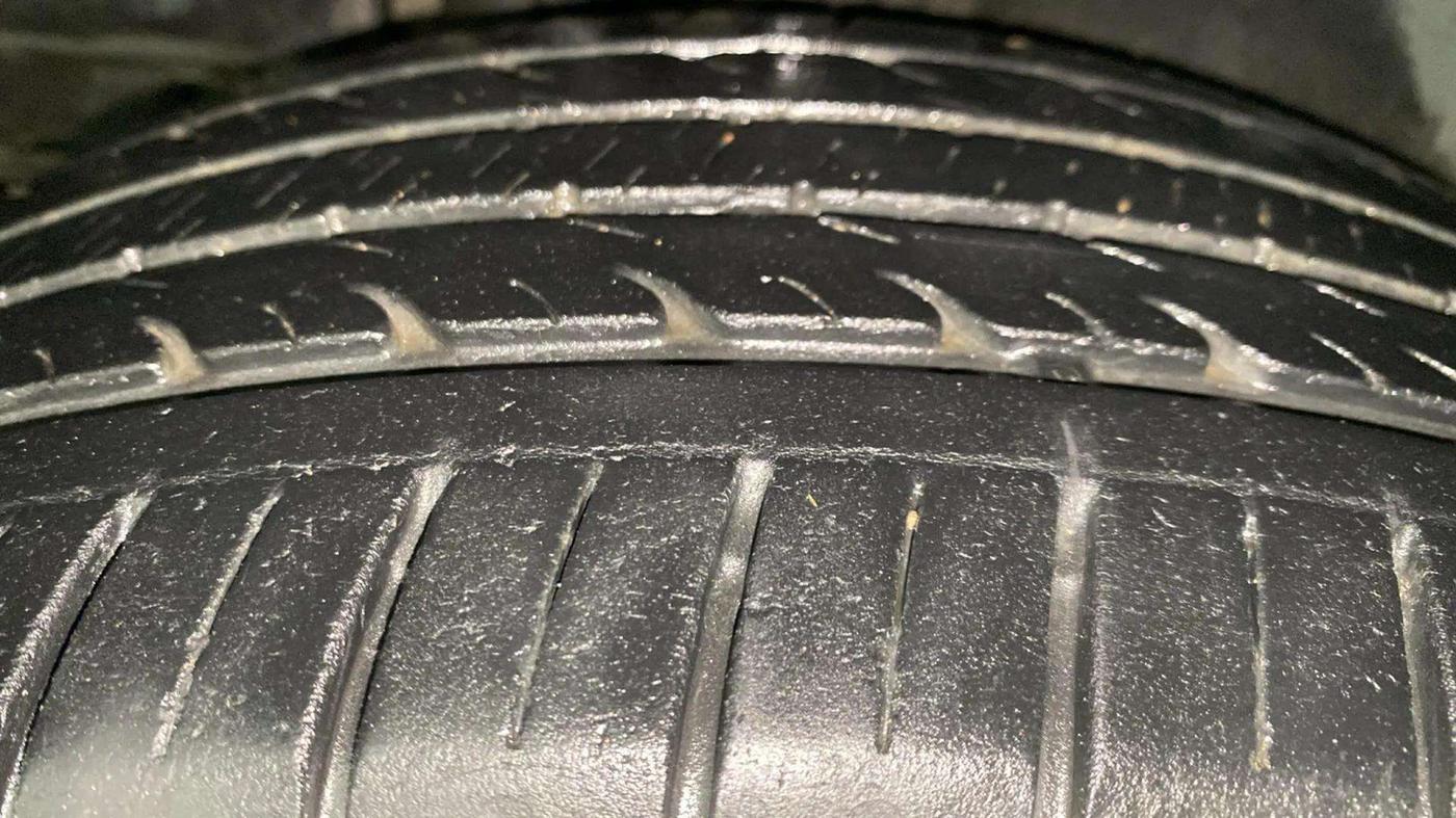 2019 Maruti Ciaz ALPHA  AT 1.5 SHVS PETROL, Petrol, Automatic, 41,978 km, Right Rear Tyre Tread