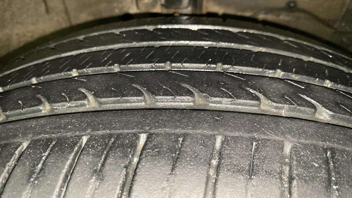 2019 Maruti Ciaz ALPHA  AT 1.5 SHVS PETROL, Petrol, Automatic, 41,978 km, Right Front Tyre Tread