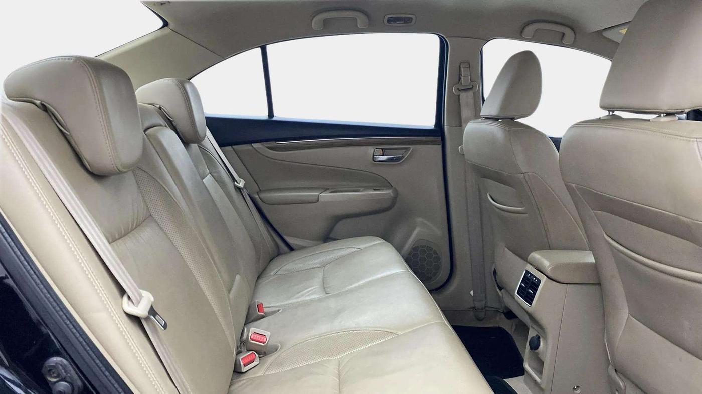 2019 Maruti Ciaz ALPHA  AT 1.5 SHVS PETROL, Petrol, Automatic, 41,978 km, Right Side Rear Door Cabin
