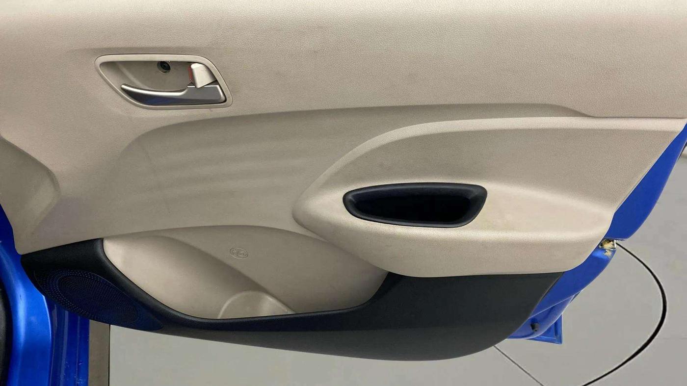 2018 Hyundai NEW SANTRO SPORTZ AMT, Petrol, Automatic, 16,161 km, Driver Side Door Panels Control
