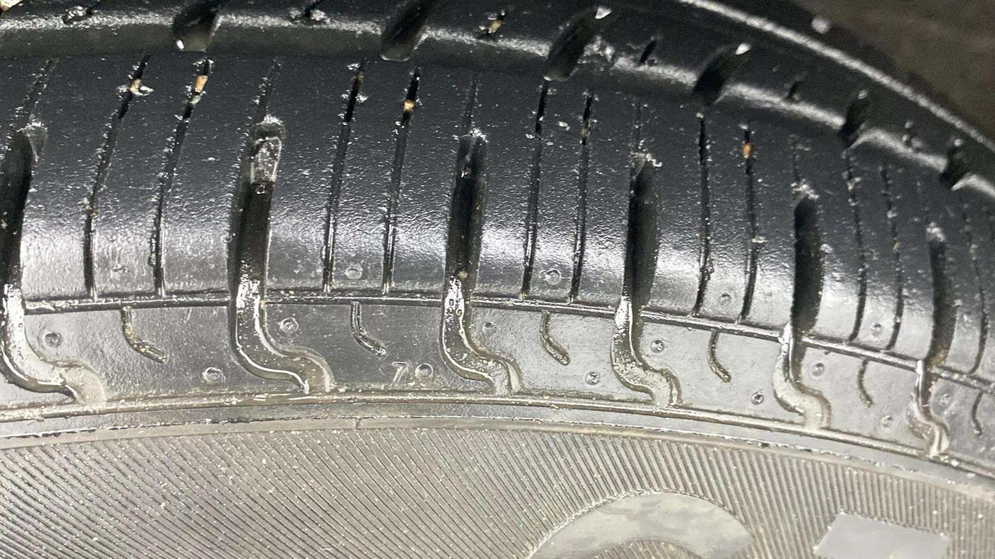 2017 Renault Kwid RXL, Petrol, Manual, 7,554 km, Left Front Tyre Tread