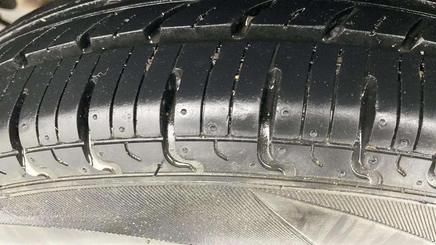 2017 Renault Kwid RXL, Petrol, Manual, 7,554 km, Left Rear Tyre Tread