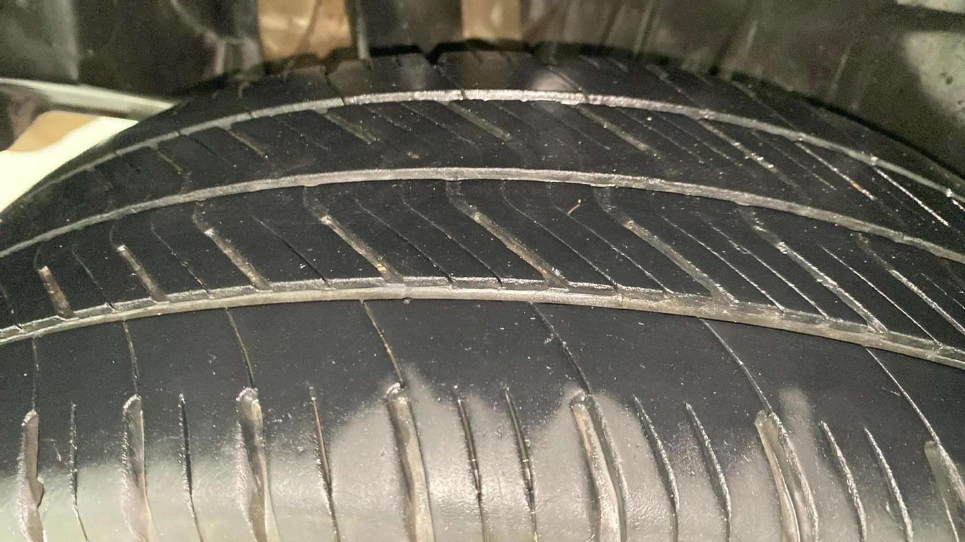 2019 Maruti Swift ZXI PLUS AMT, Petrol, Automatic, 97,317 km, Right Rear Tyre Tread