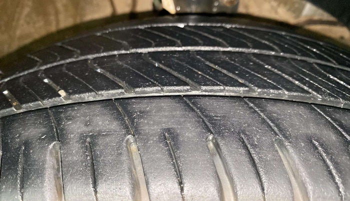 2019 Maruti Swift ZXI PLUS AMT, Petrol, Automatic, 97,213 km, Right Front Tyre Tread
