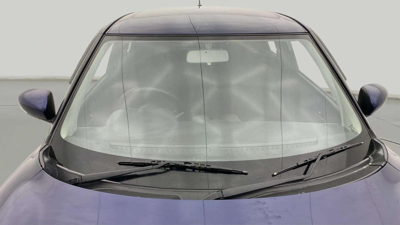 2023 Maruti Swift VXI, Petrol, Manual, 42,321 km, Front Windshield