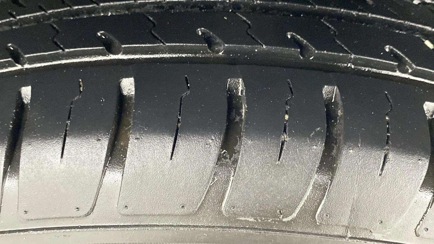 2023 Maruti Swift VXI, Petrol, Manual, 42,321 km, Left Rear Tyre Tread