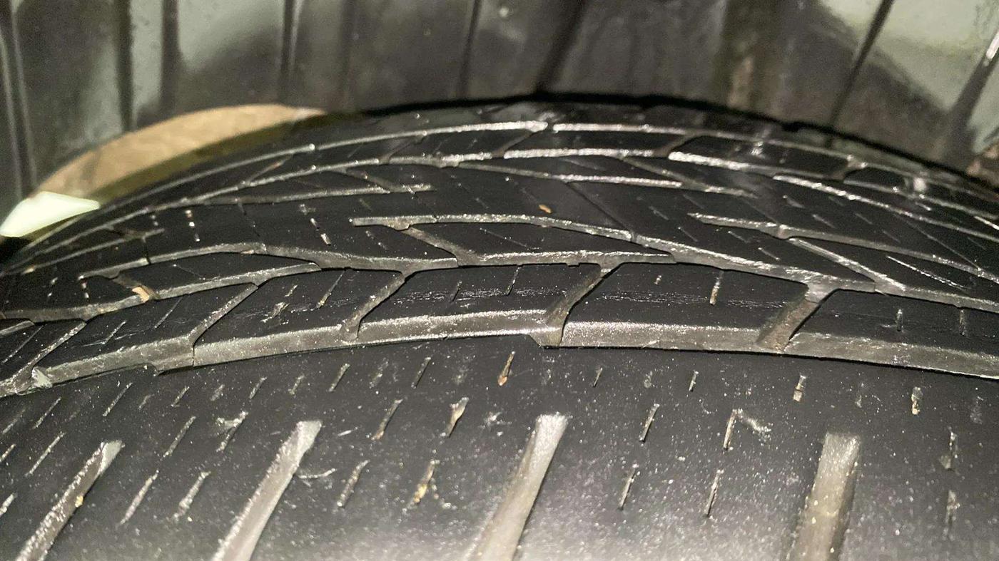 2020 Mahindra XUV300 W6 1.5 DIESEL AMT, Diesel, Automatic, 67,899 km, Right Rear Tyre Tread