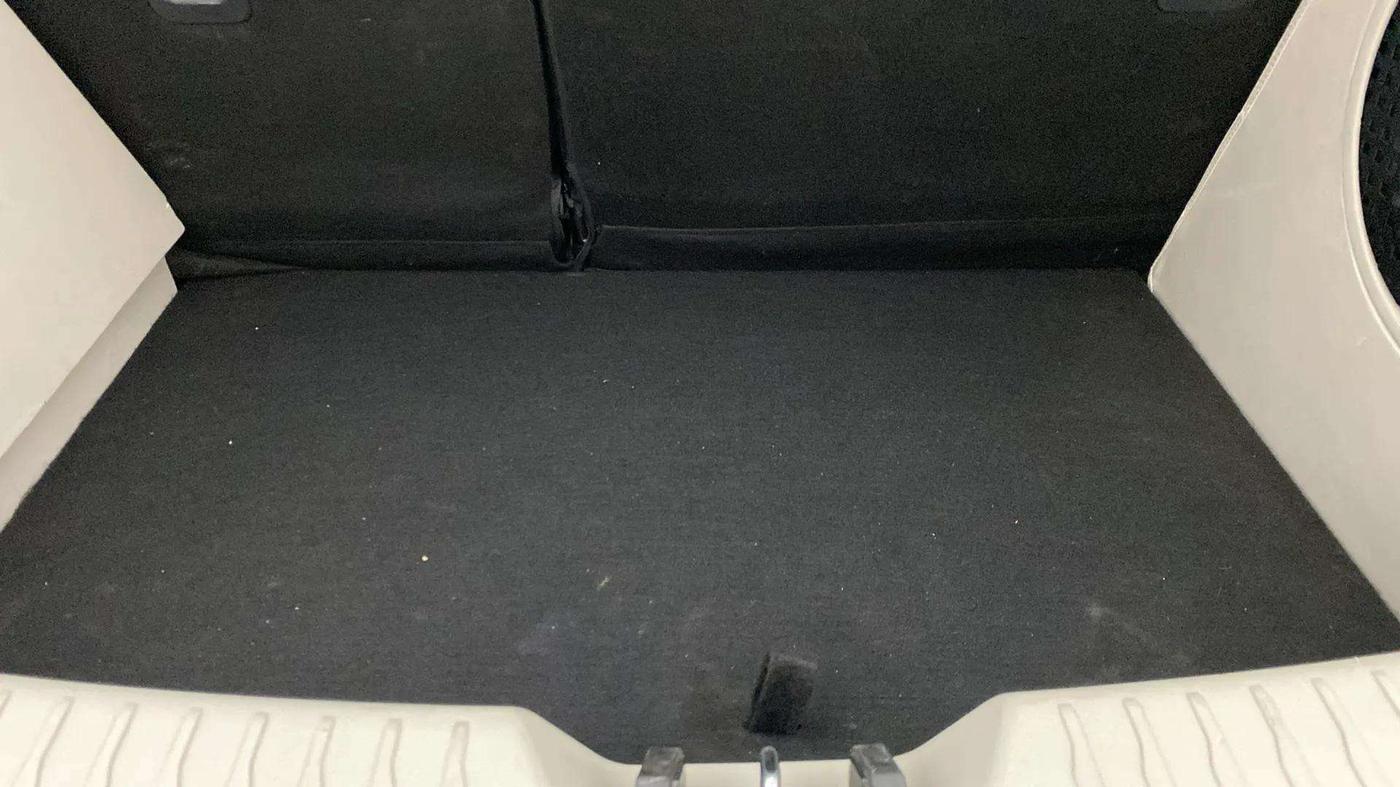 2020 Mahindra XUV300 W6 1.5 DIESEL AMT, Diesel, Automatic, 67,899 km, Boot Open Zoomed View