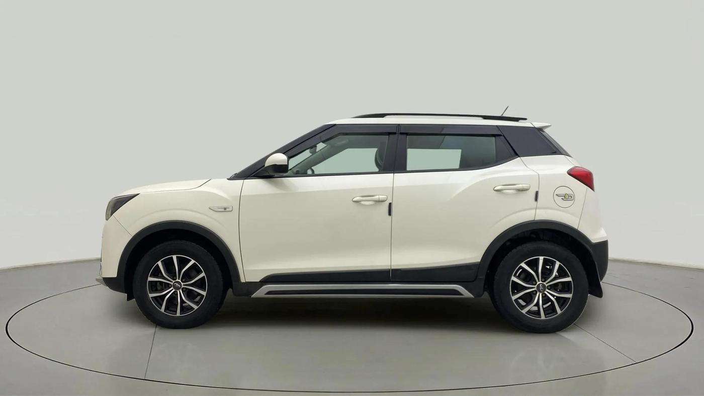2020 Mahindra XUV300 W6 1.5 DIESEL AMT, Diesel, Automatic, 67,899 km, Left Side