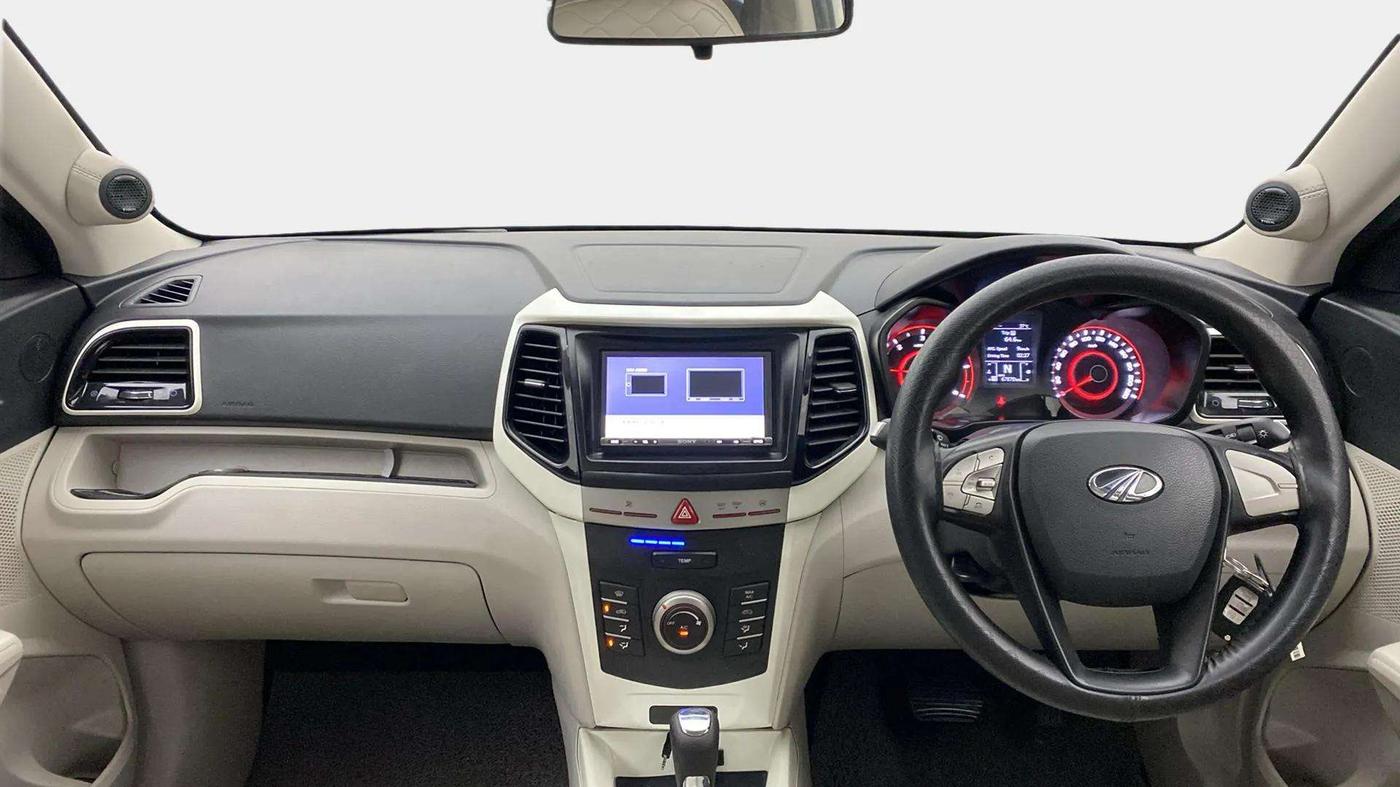 2020 Mahindra XUV300 W6 1.5 DIESEL AMT, Diesel, Automatic, 67,899 km, Dashboard