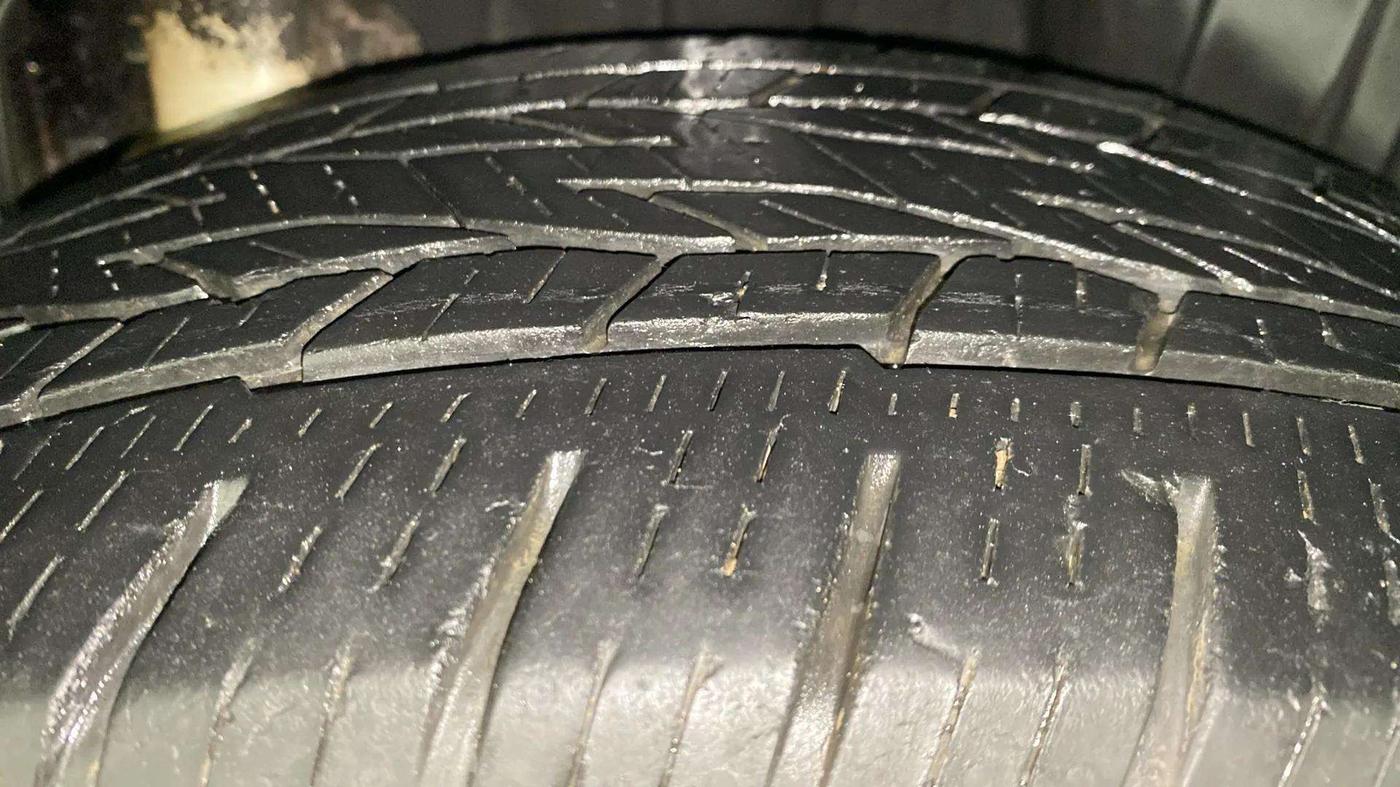 2020 Mahindra XUV300 W6 1.5 DIESEL AMT, Diesel, Automatic, 67,899 km, Left Rear Tyre Tread