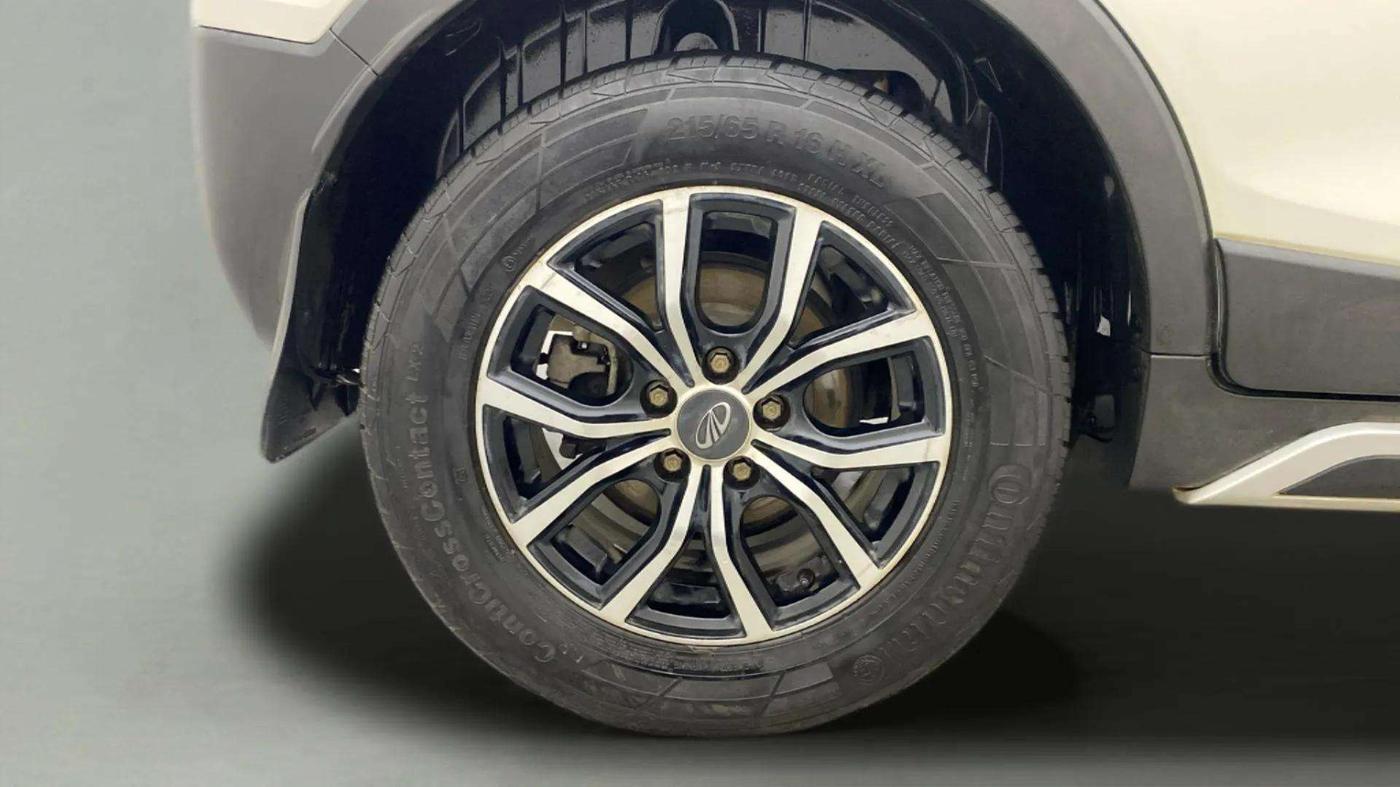 2020 Mahindra XUV300 W6 1.5 DIESEL AMT, Diesel, Automatic, 67,899 km, Right Rear Wheel