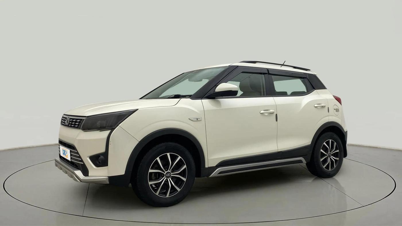 2020 Mahindra XUV300 W6 1.5 DIESEL AMT, Diesel, Automatic, 67,899 km, Left Front Diagonal