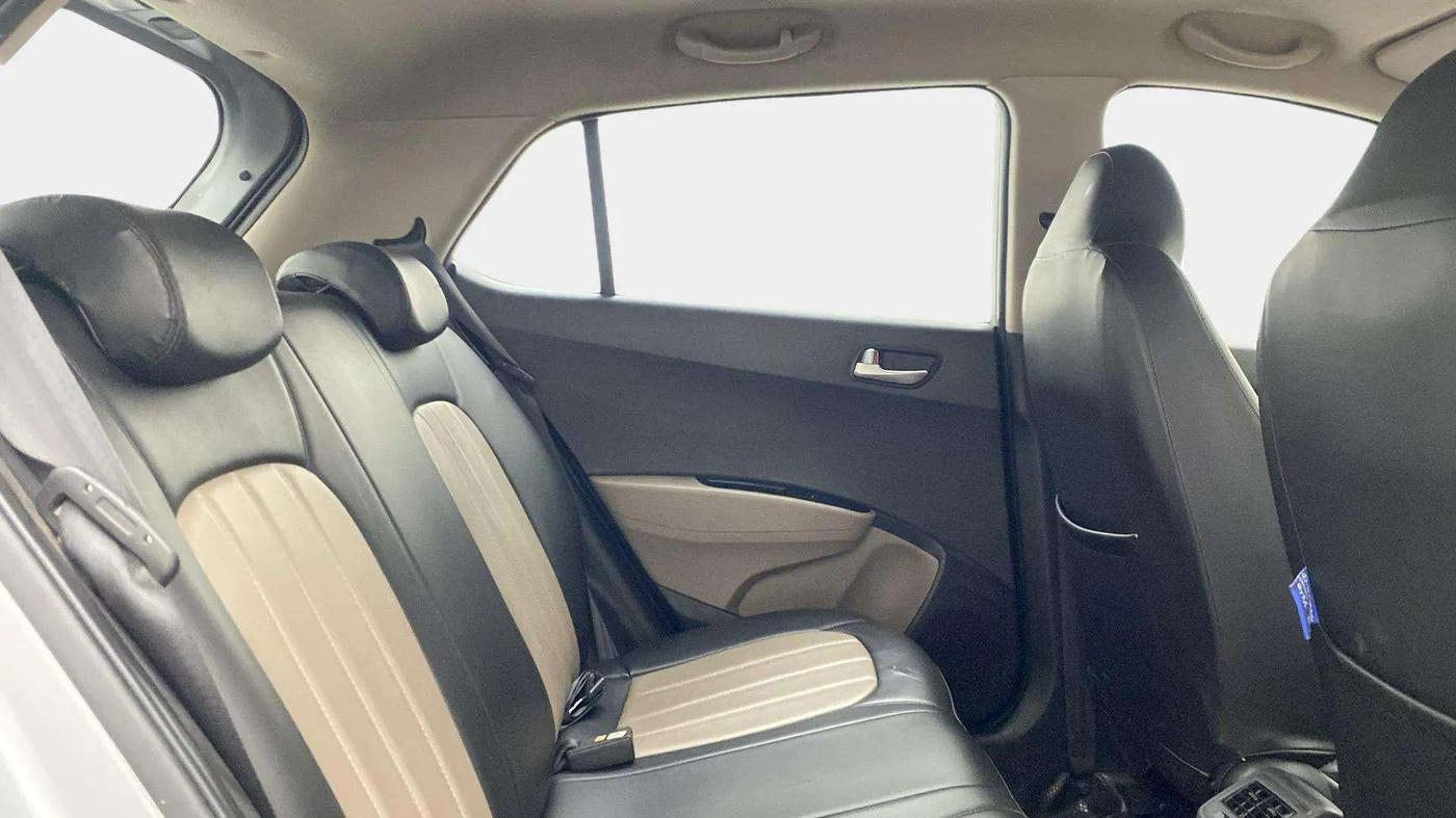 2019 Hyundai Grand i10 ASTA 1.2 KAPPA VTVT, Petrol, Manual, 20,005 km, Right Side Rear Door Cabin