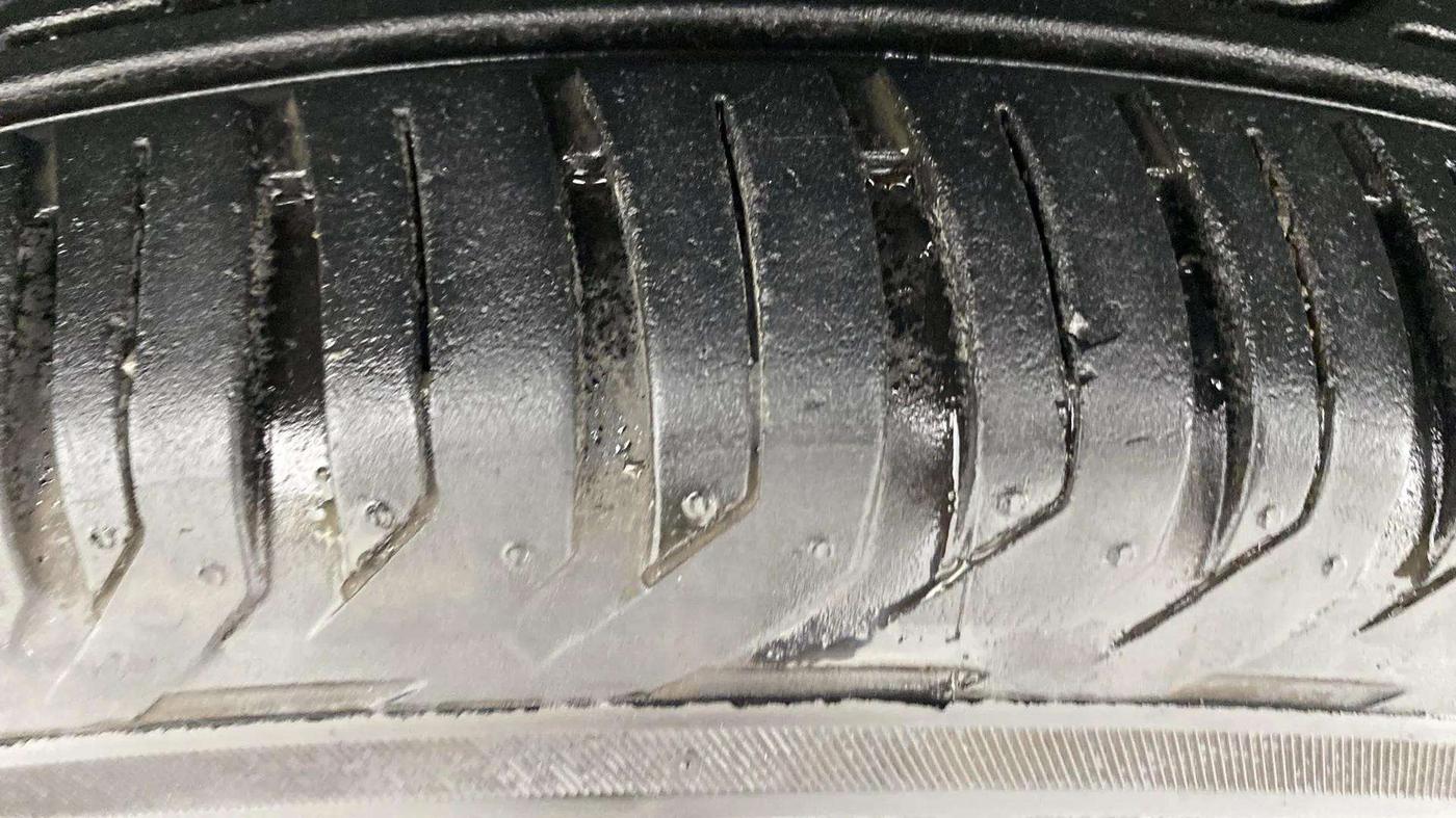 2020 Renault Duster RXS 1.5 PETROL MT, Petrol, Manual, 55,951 km, Left Front Tyre Tread