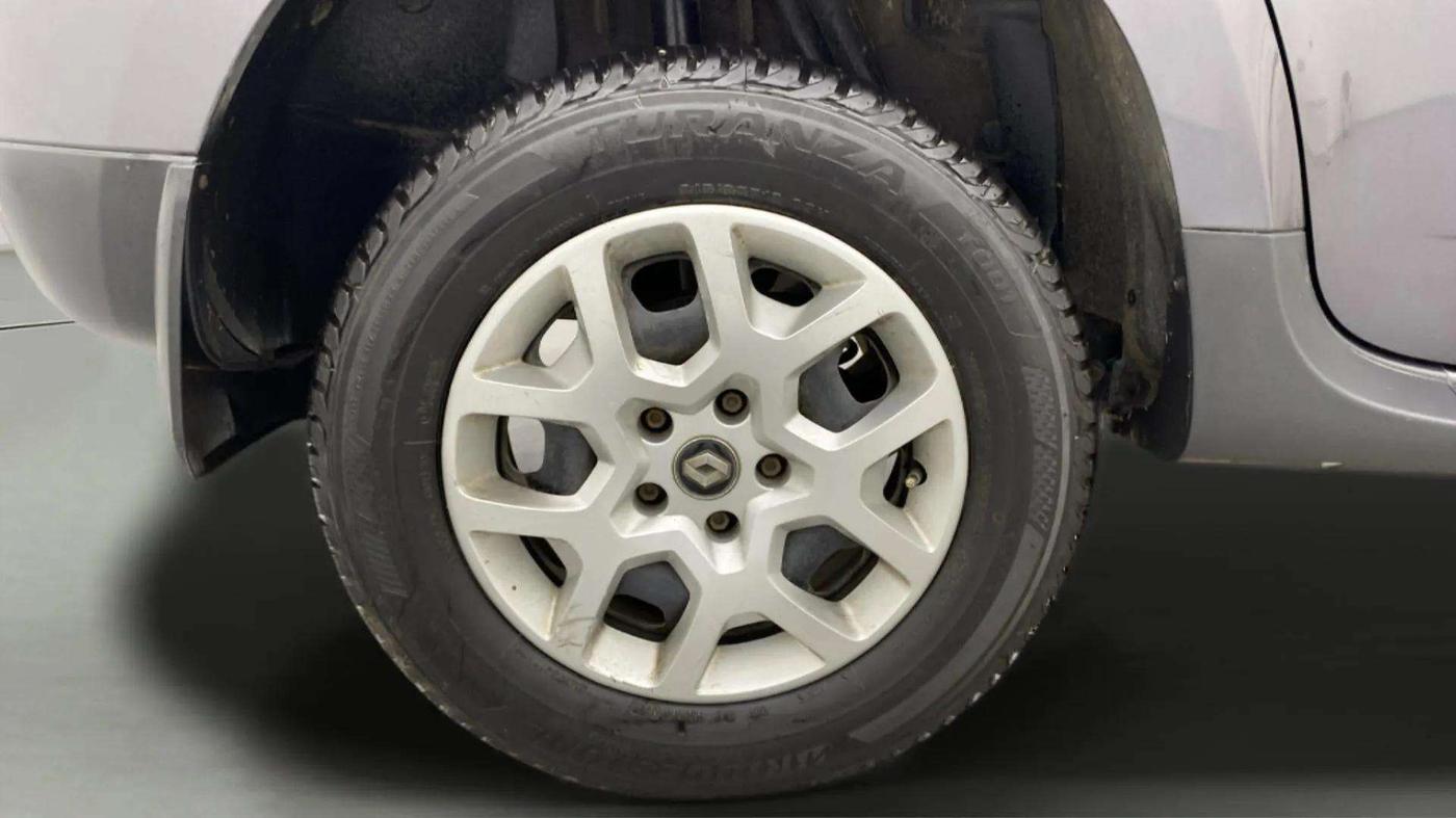 2020 Renault Duster RXS 1.5 PETROL MT, Petrol, Manual, 55,951 km, Right Rear Wheel