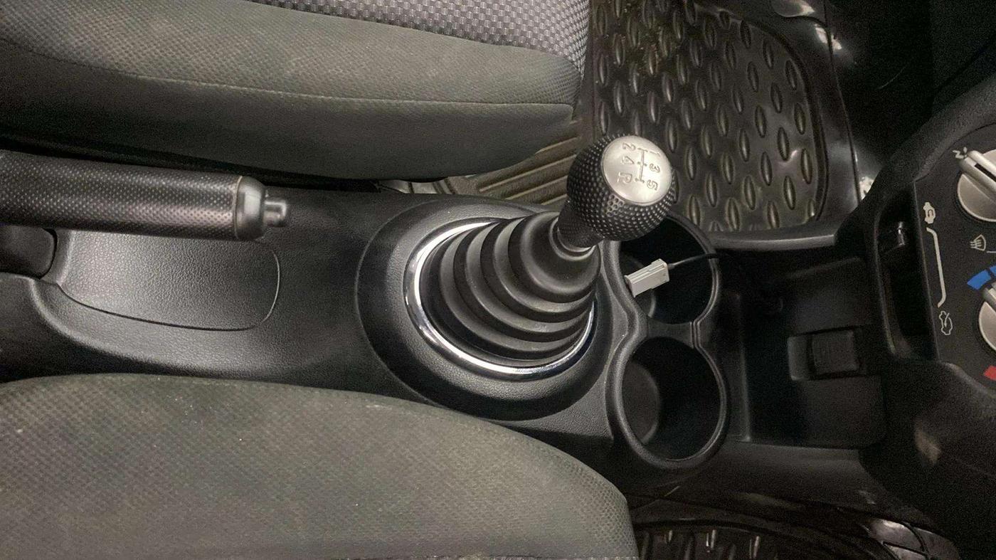 2014 Honda Brio S MT, Petrol, Manual, 42,887 km, Gear Lever