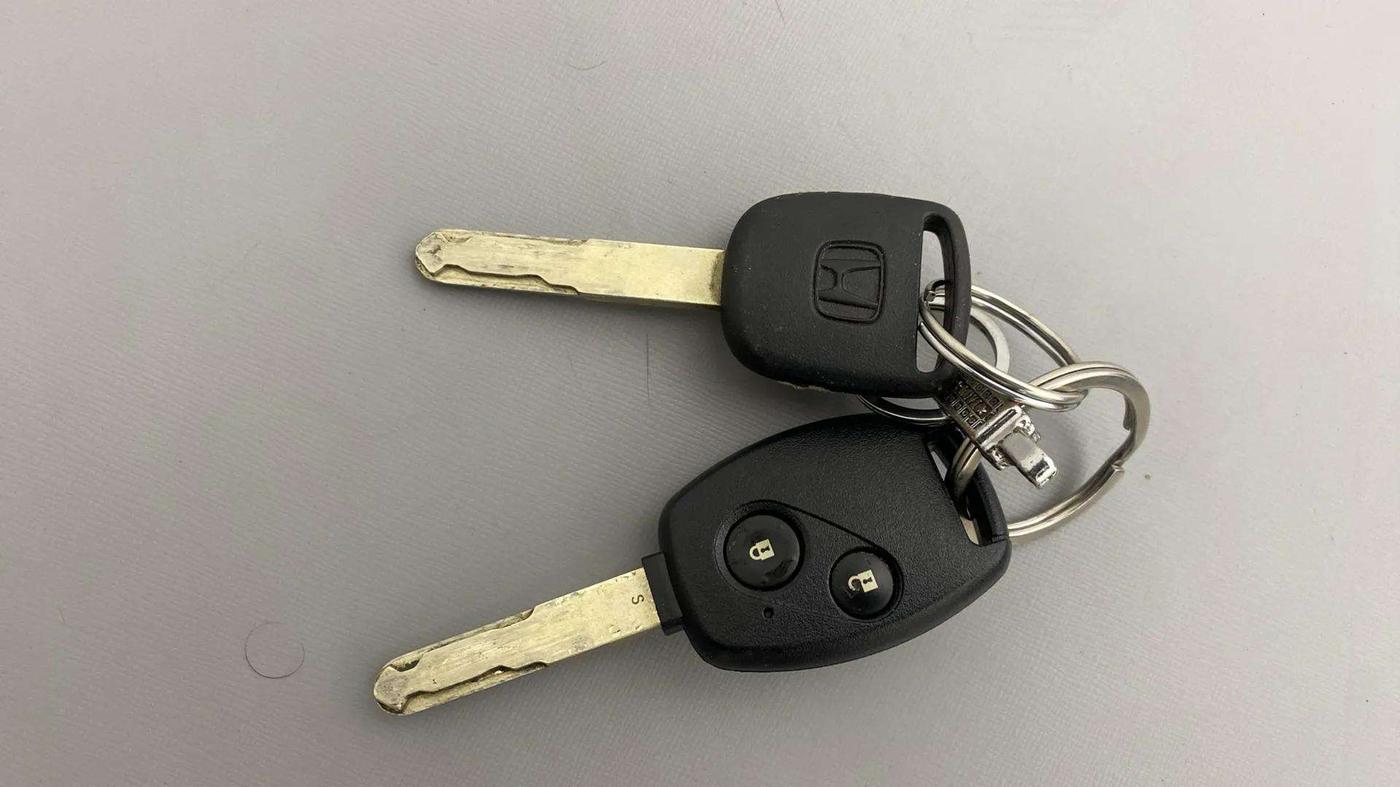 2014 Honda Brio S MT, Petrol, Manual, 42,887 km, Key Close Up
