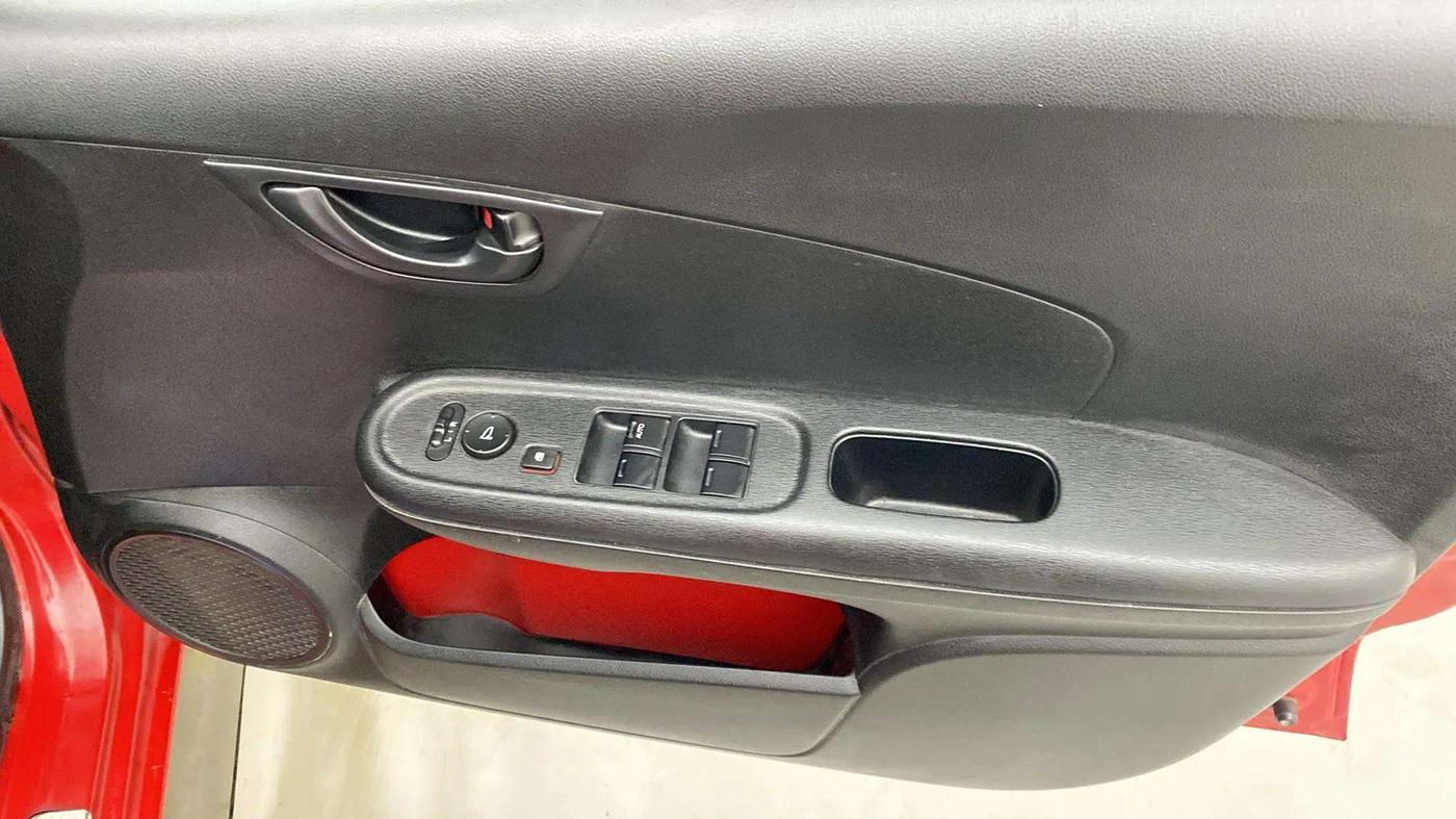 2014 Honda Brio S MT, Petrol, Manual, 42,887 km, Driver Side Door Panels Control