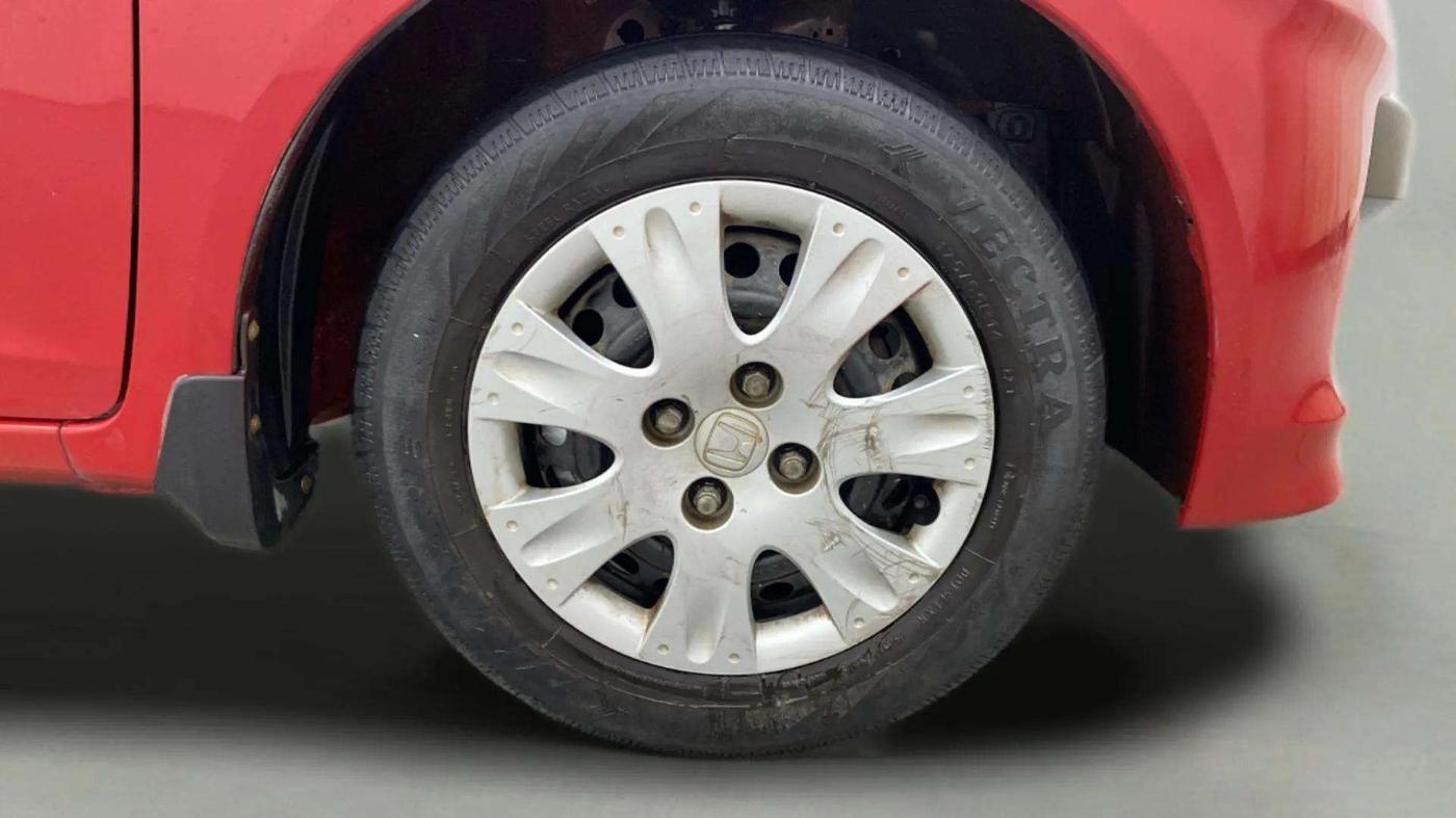 2014 Honda Brio S MT, Petrol, Manual, 42,887 km, Right Front Wheel
