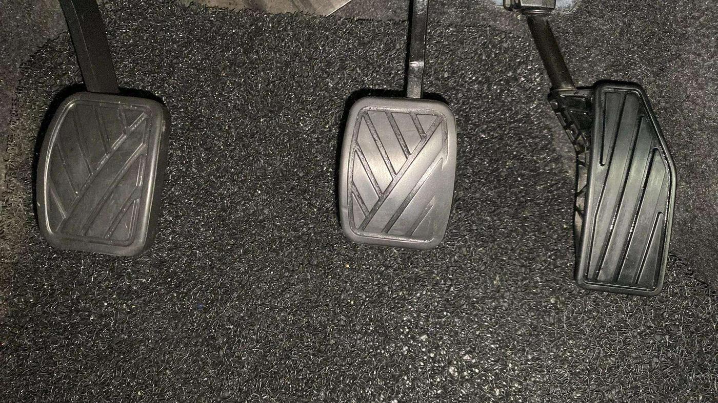 2020 Maruti XL6 ZETA MT, Petrol, Manual, 84,851 km, Pedals