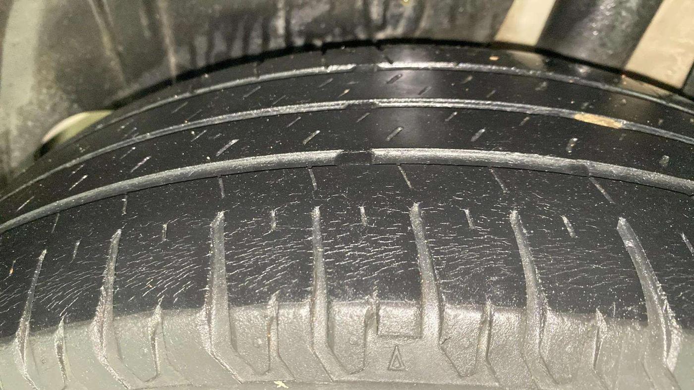 2020 Maruti XL6 ZETA MT, Petrol, Manual, 84,851 km, Left Rear Tyre Tread