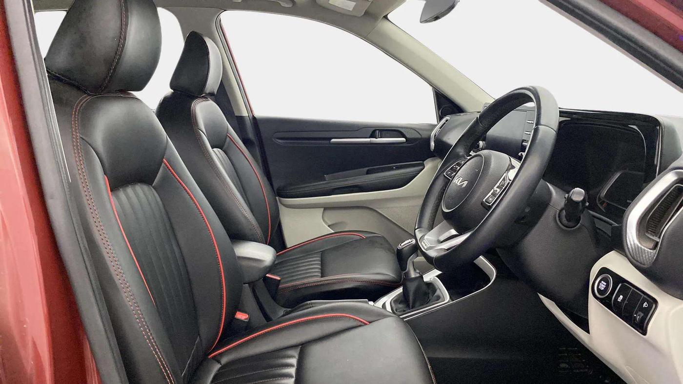 2021 KIA SONET HTX 1.5, Diesel, Manual, 30,279 km, Right Side Front Door Cabin