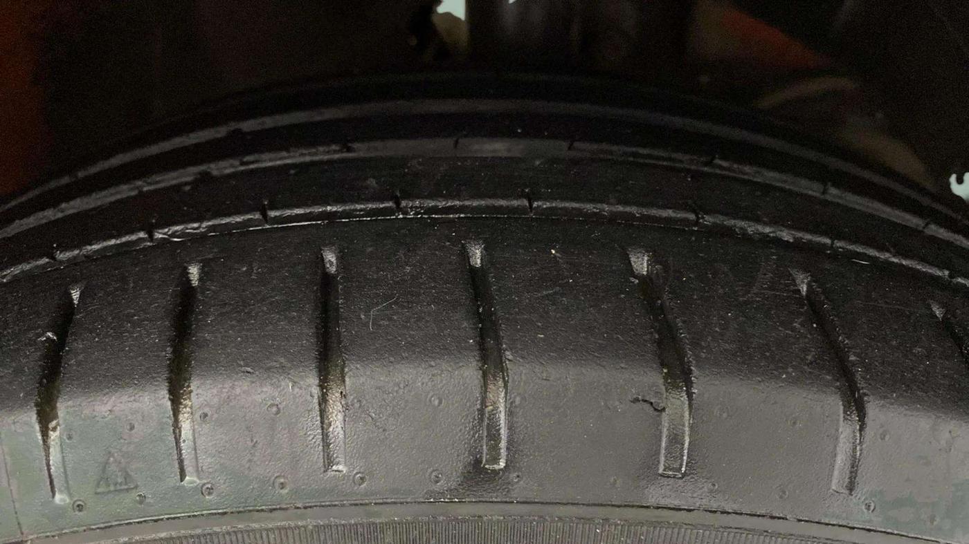 2018 Maruti Baleno ZETA PETROL 1.2, Petrol, Manual, 62,295 km, Right Front Tyre Tread