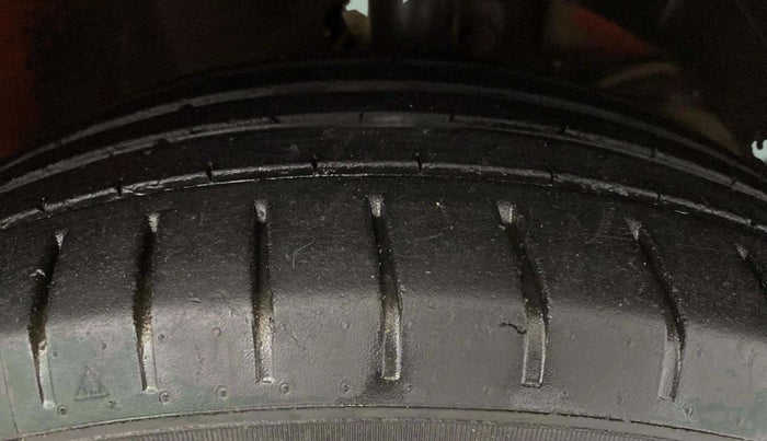 2018 Maruti Baleno ZETA PETROL 1.2, Petrol, Manual, 62,294 km, Right Front Tyre Tread