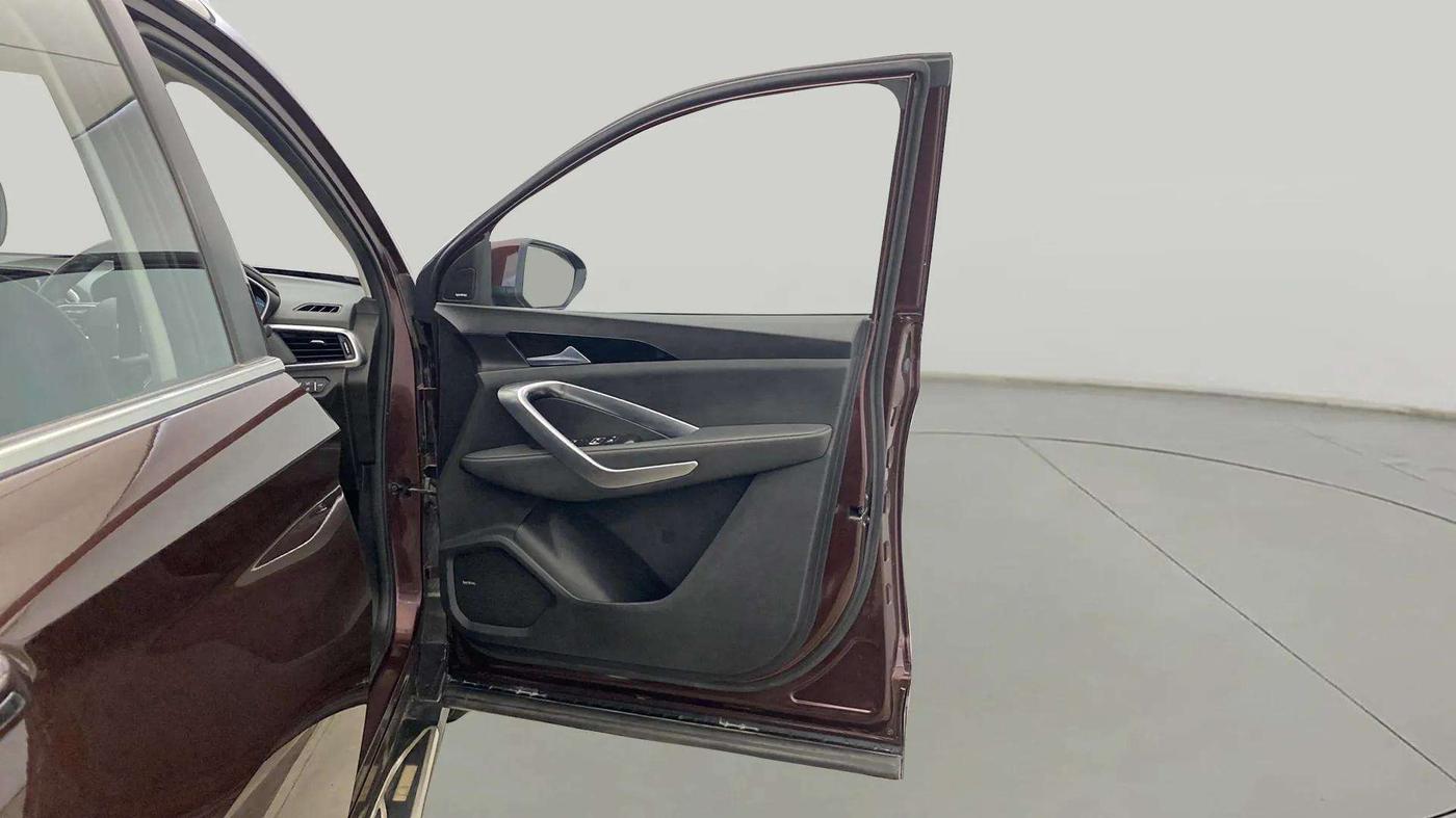 2019 MG HECTOR SHARP HYBRID 1.5 PETROL, Petrol, Manual, 50,676 km, RHS Front Door