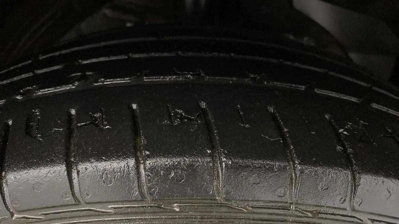 2019 MG HECTOR SHARP HYBRID 1.5 PETROL, Petrol, Manual, 50,676 km, Right Front Tyre Tread