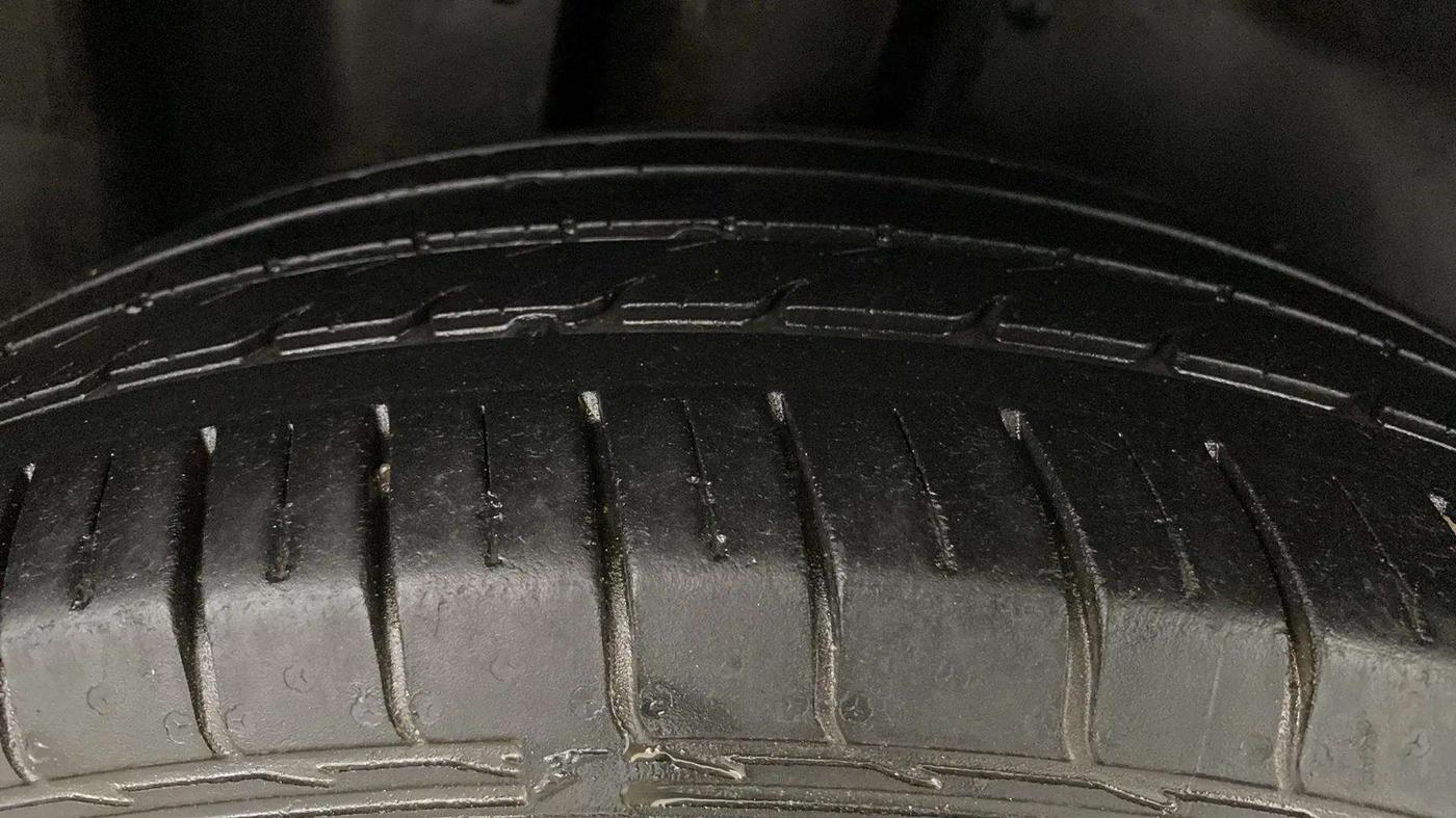 2019 MG HECTOR SHARP HYBRID 1.5 PETROL, Petrol, Manual, 50,676 km, Right Rear Tyre Tread